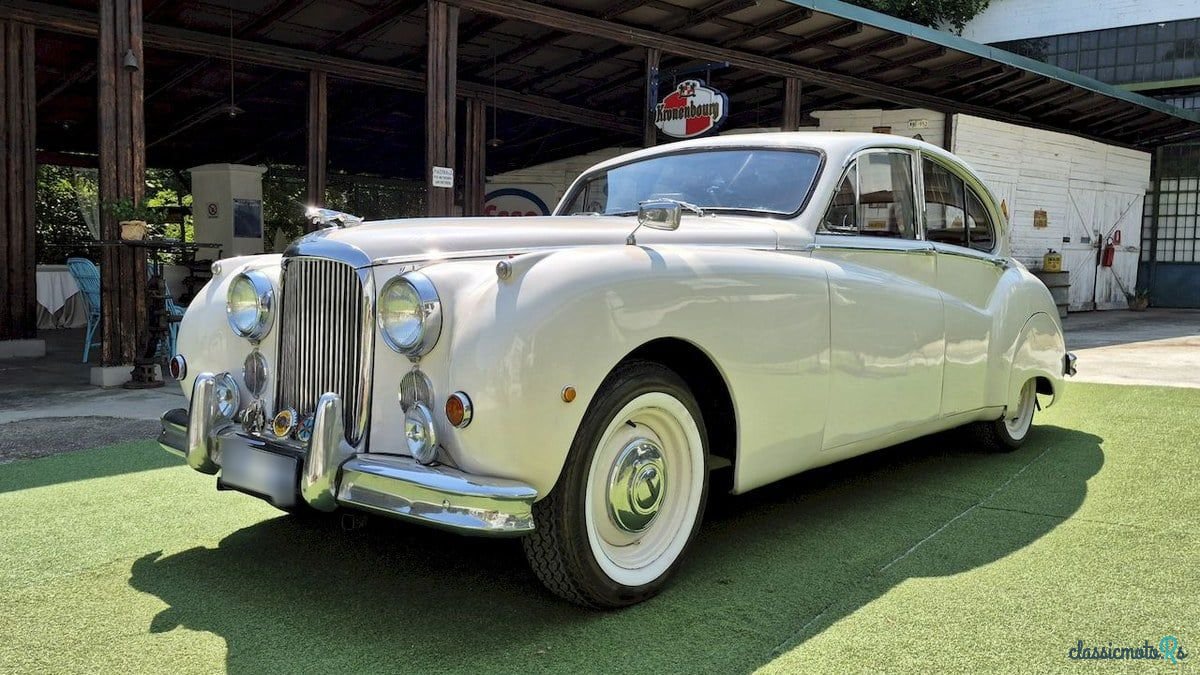 1960' Jaguar Mark IX photo #4
