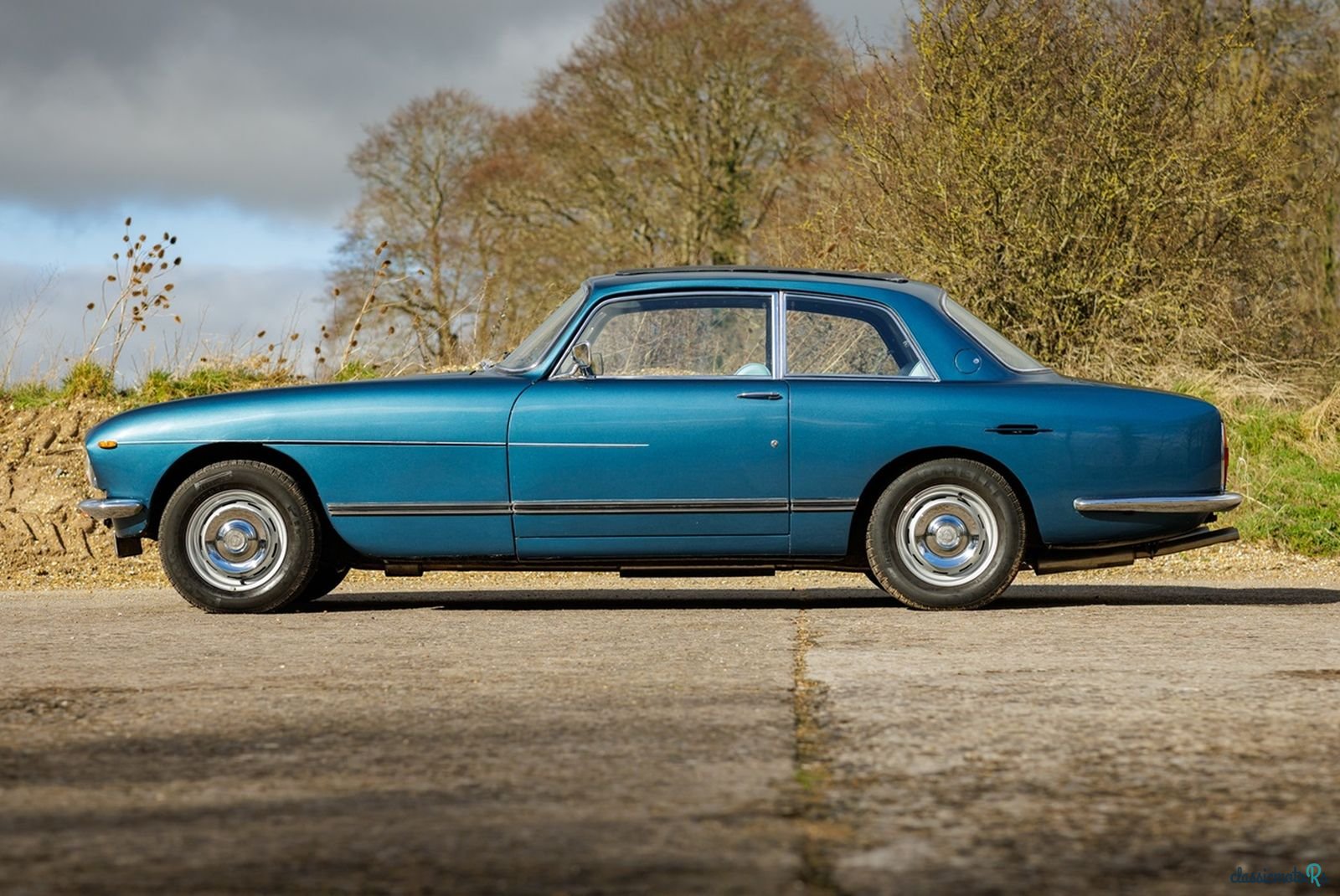 1972' Bristol 411 photo #3