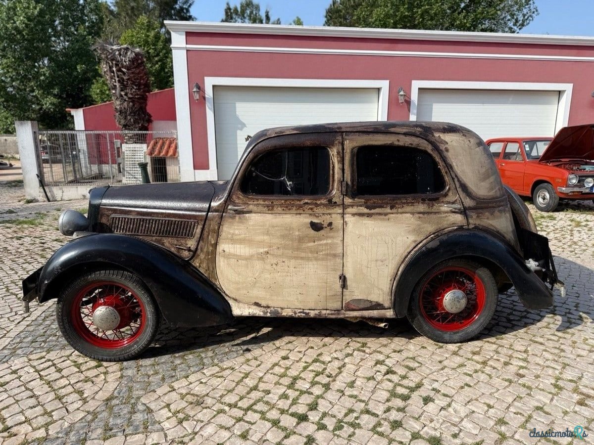 1932' Ford C Series photo #4