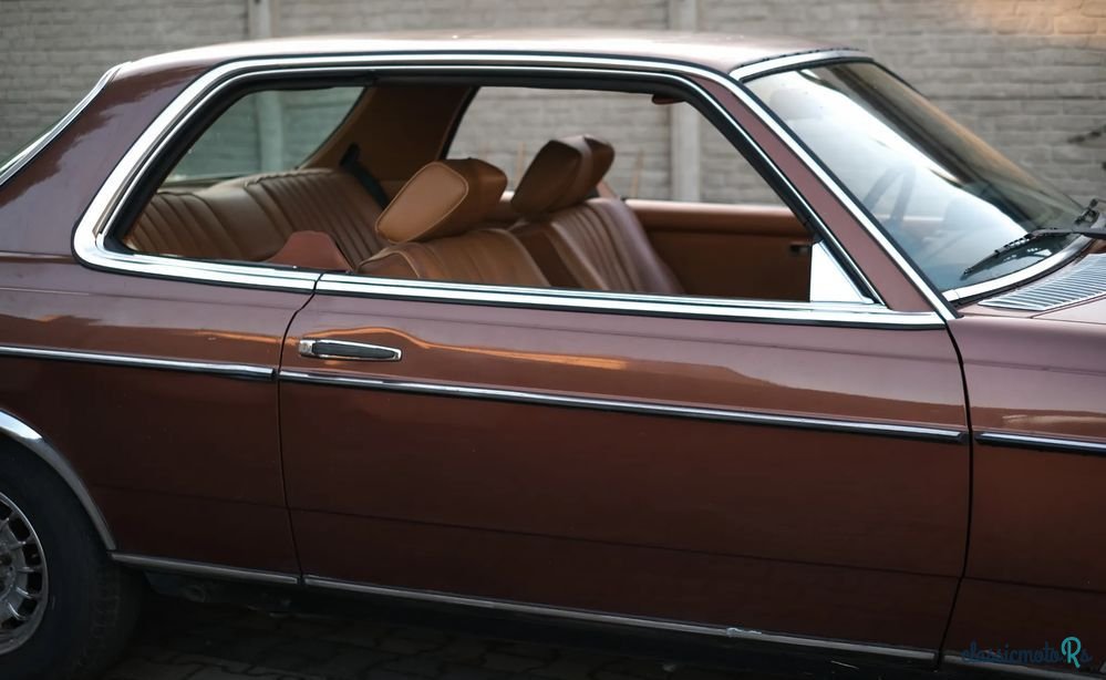 1979' Mercedes-Benz W123 photo #4