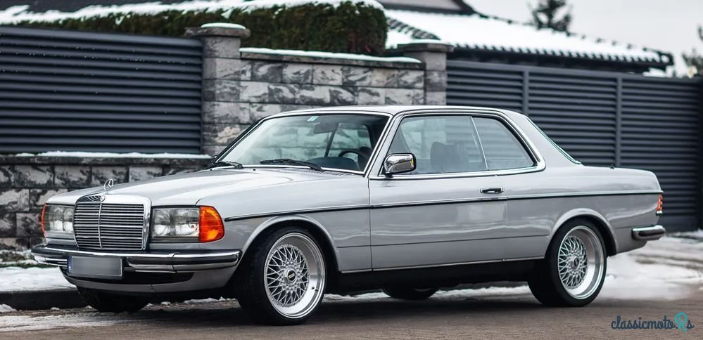 1977' Mercedes-Benz W123 photo #4