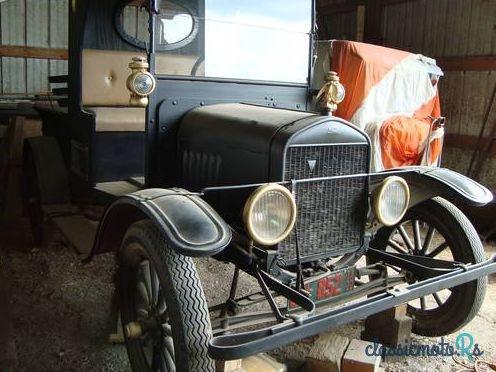 1922' Ford Model T C-Cab Pickup photo #4