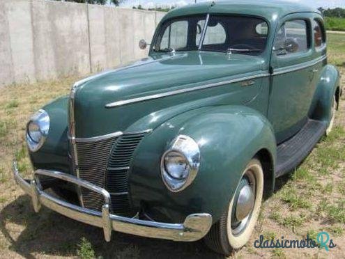 1940' Ford Deluxe 2Dr Sedan photo #2