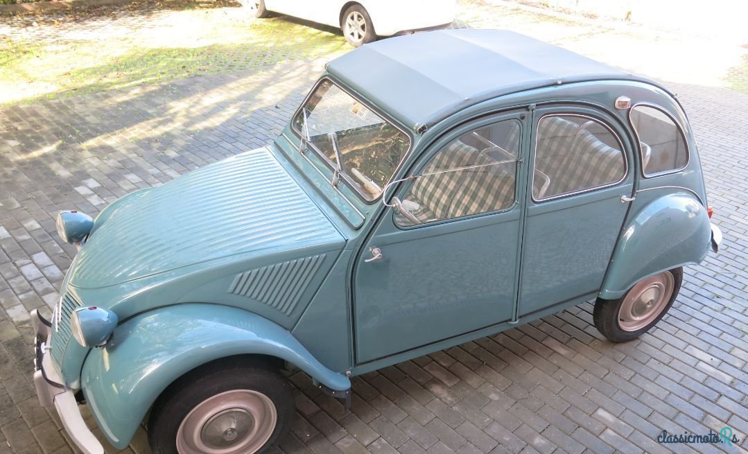 1960' Citroen 2CV photo #2
