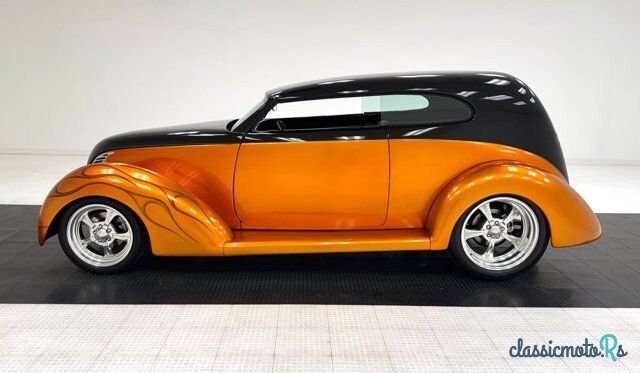 1939' Ford Deluxe photo #3