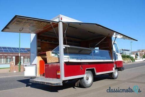 1982' Peugeot J9 photo #1