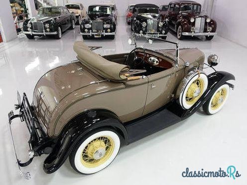 1932' Ford Deluxe Model B photo #3