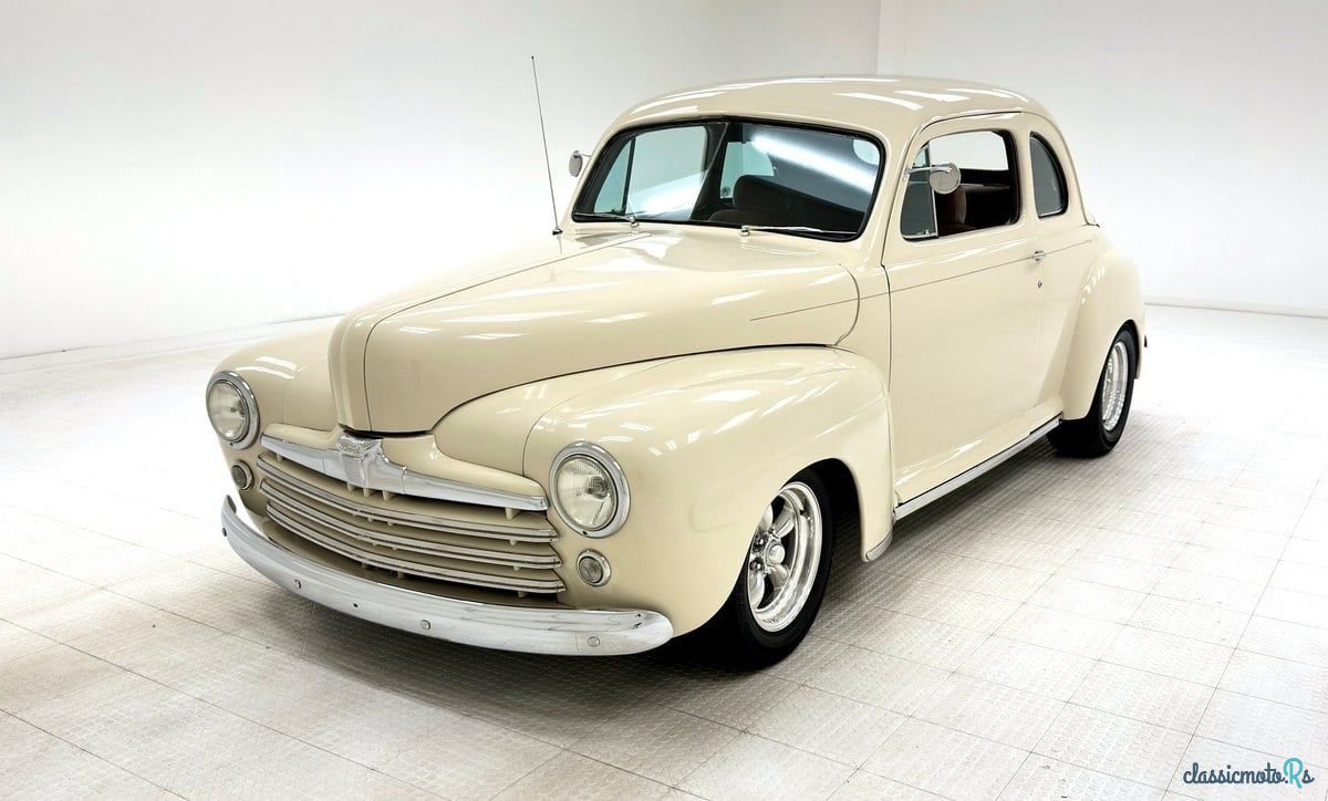 1948' Ford Super De Luxe photo #1