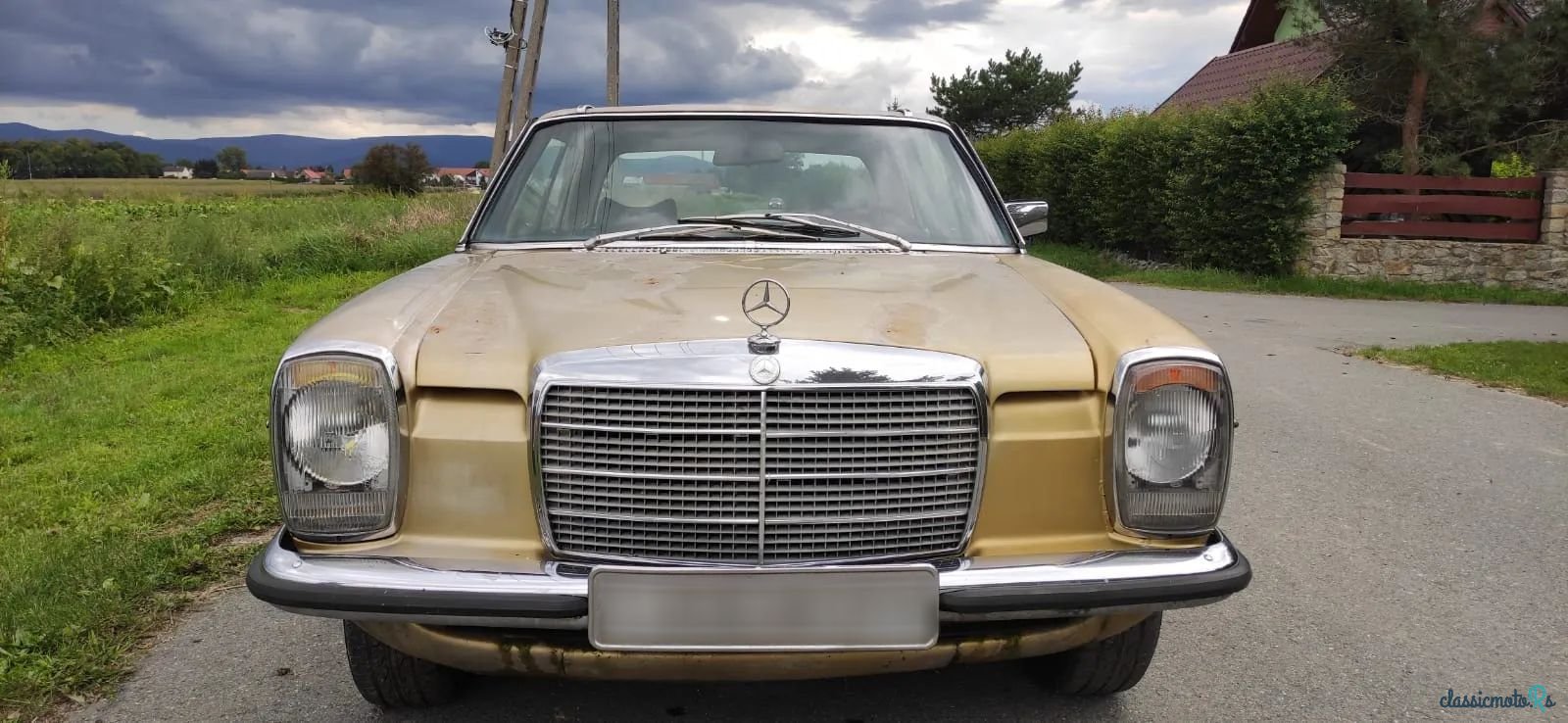 1974' MercedesBenz W114 250 zum Verkauf. Polen