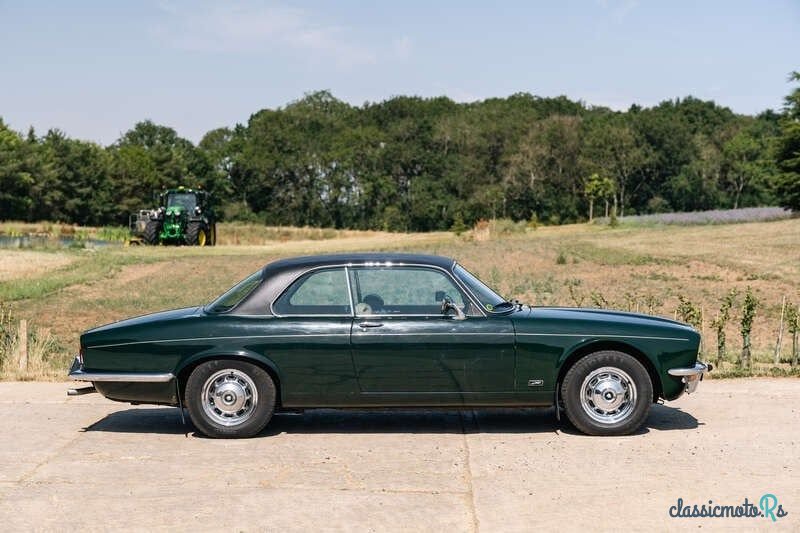 1975' Jaguar XJ photo #5