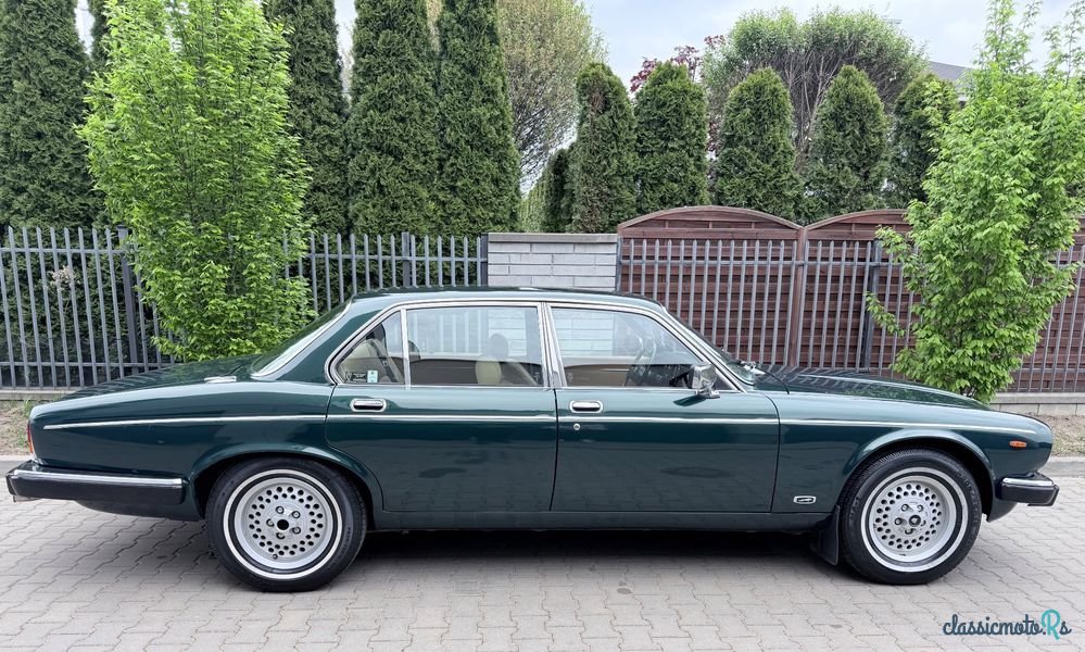 1980' Jaguar XJ photo #6