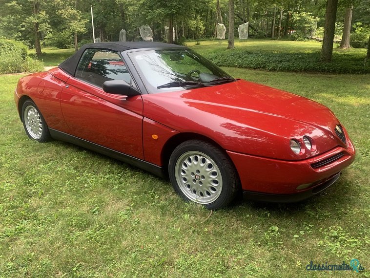 1995' Alfa Romeo Spider photo #1
