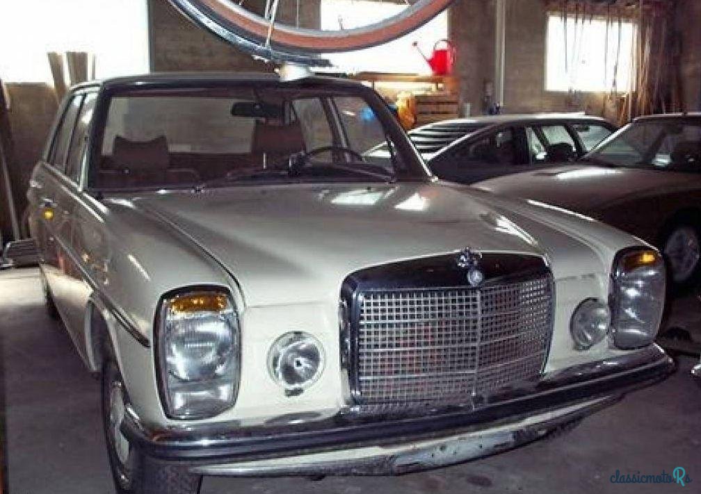 1969' Mercedes-Benz 230 photo #1