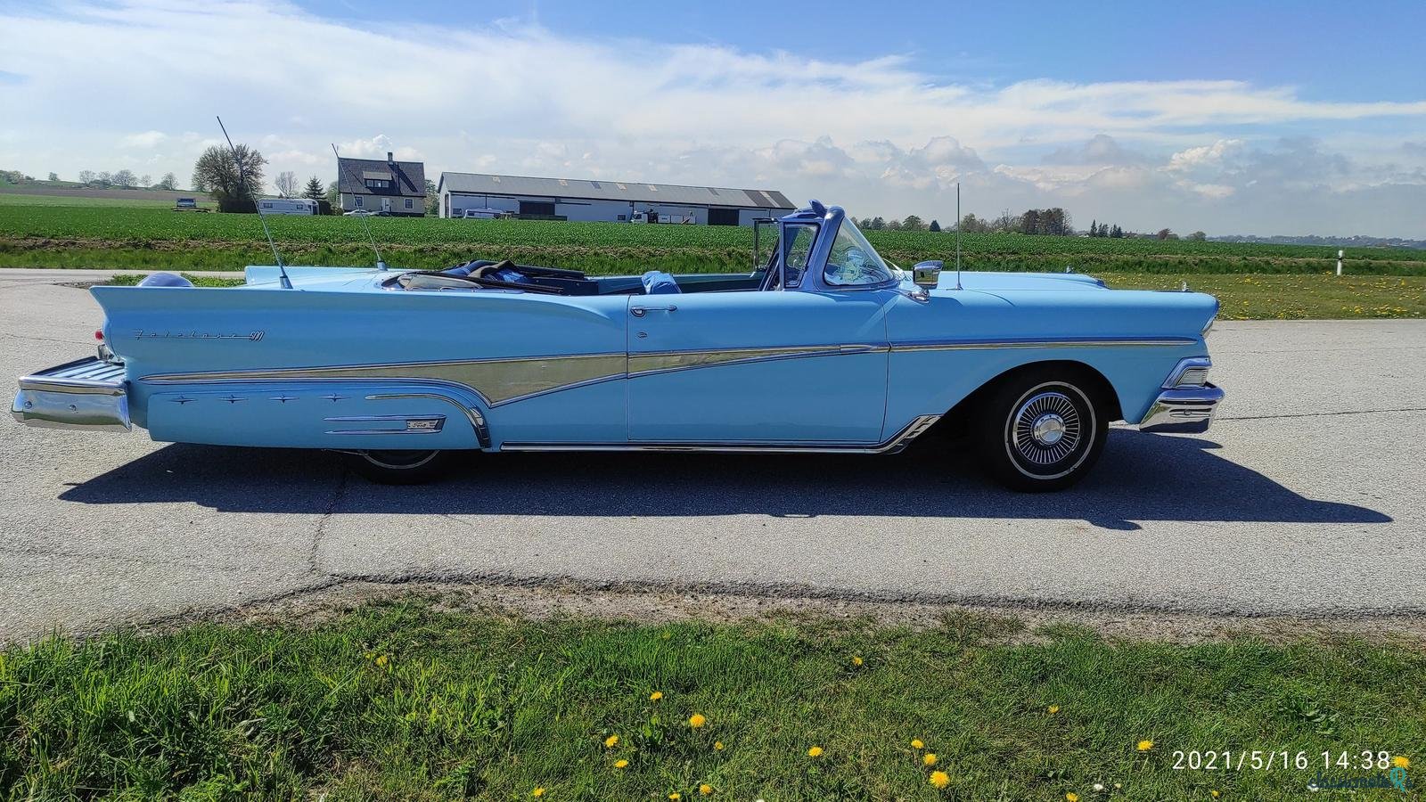 1958' Ford Sunliner conv photo #2