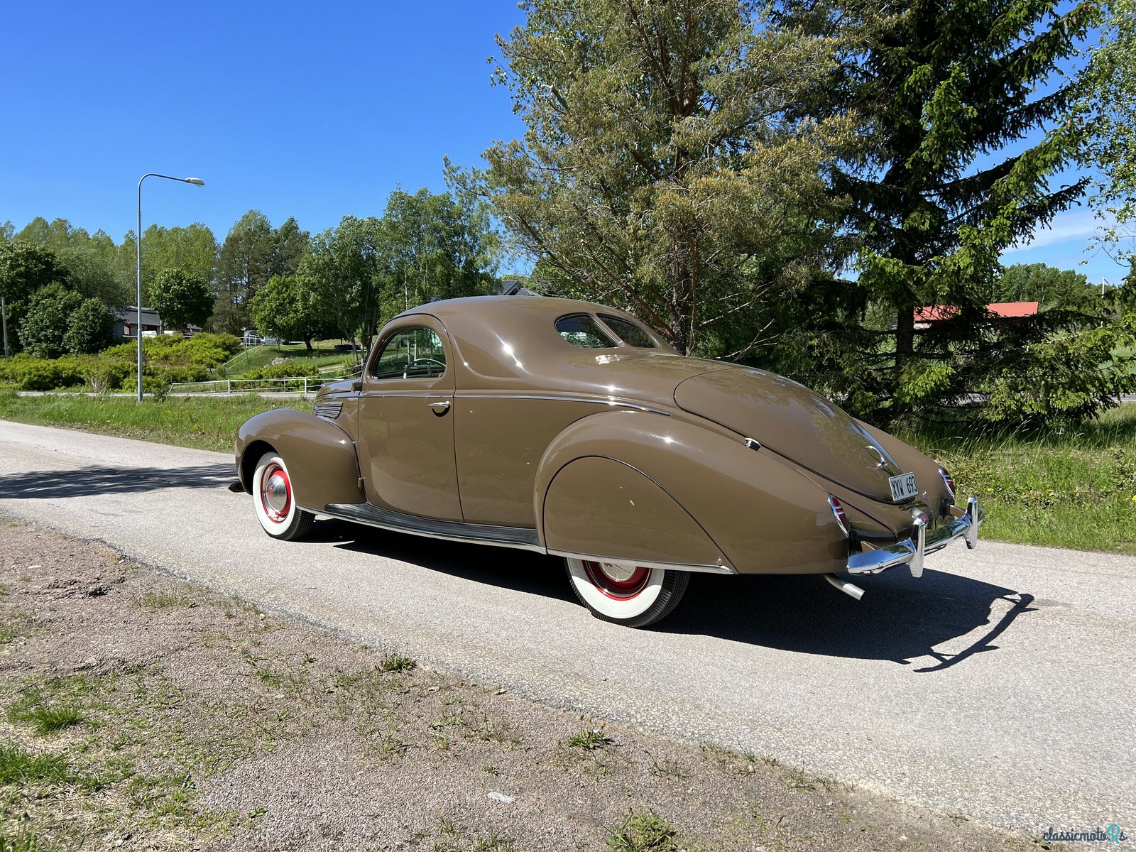 1938' Lincoln Zephyr Coupe photo #2