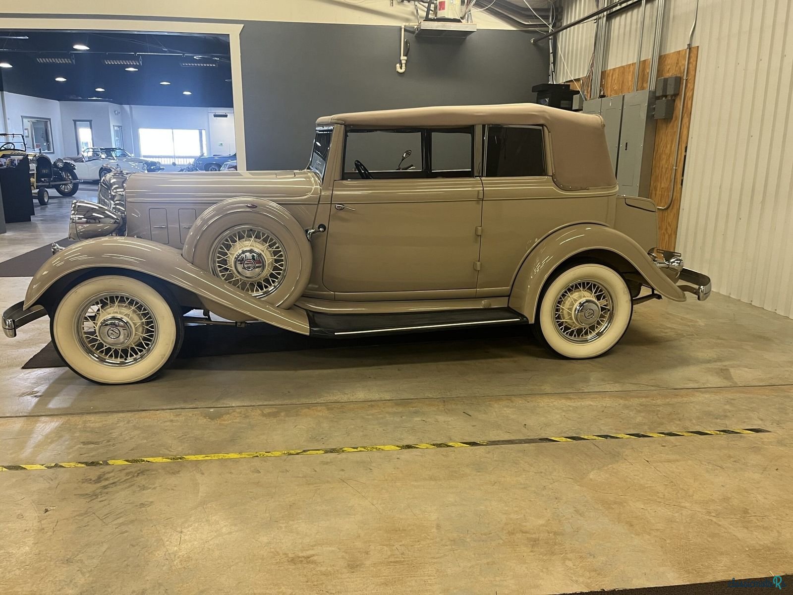 1933' Chrysler Series CO photo #6