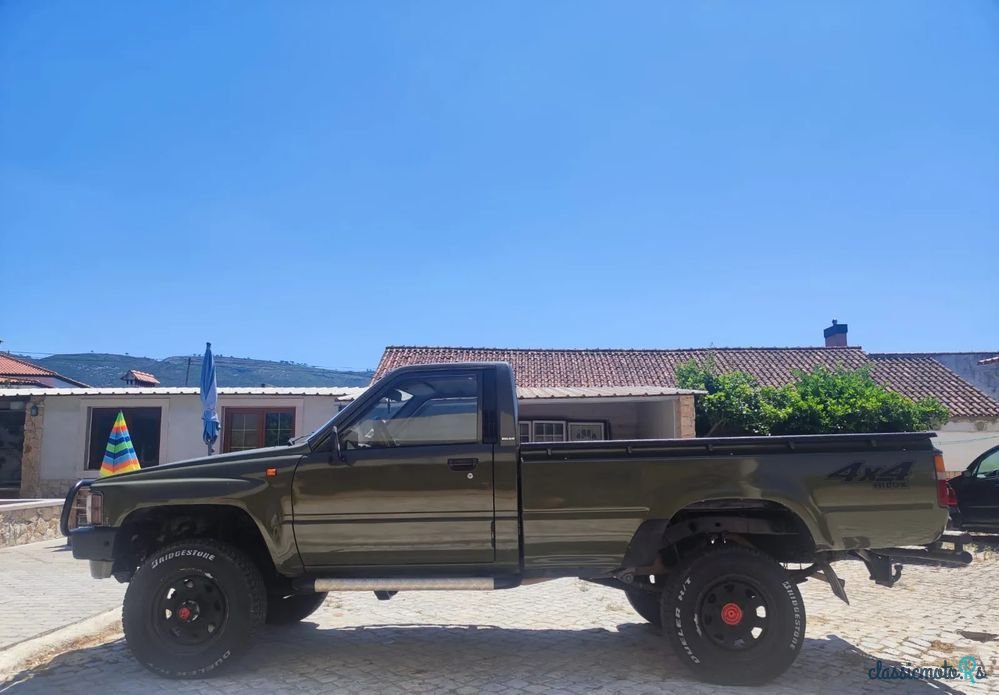 1989' Toyota Hilux photo #1