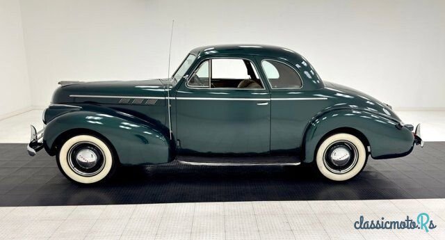 1940' Pontiac Deluxe photo #3