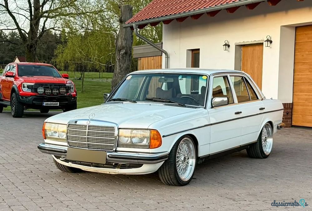 1978' Mercedes-Benz W123 photo #1