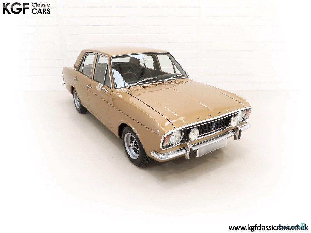 1969' Ford Cortina photo #2