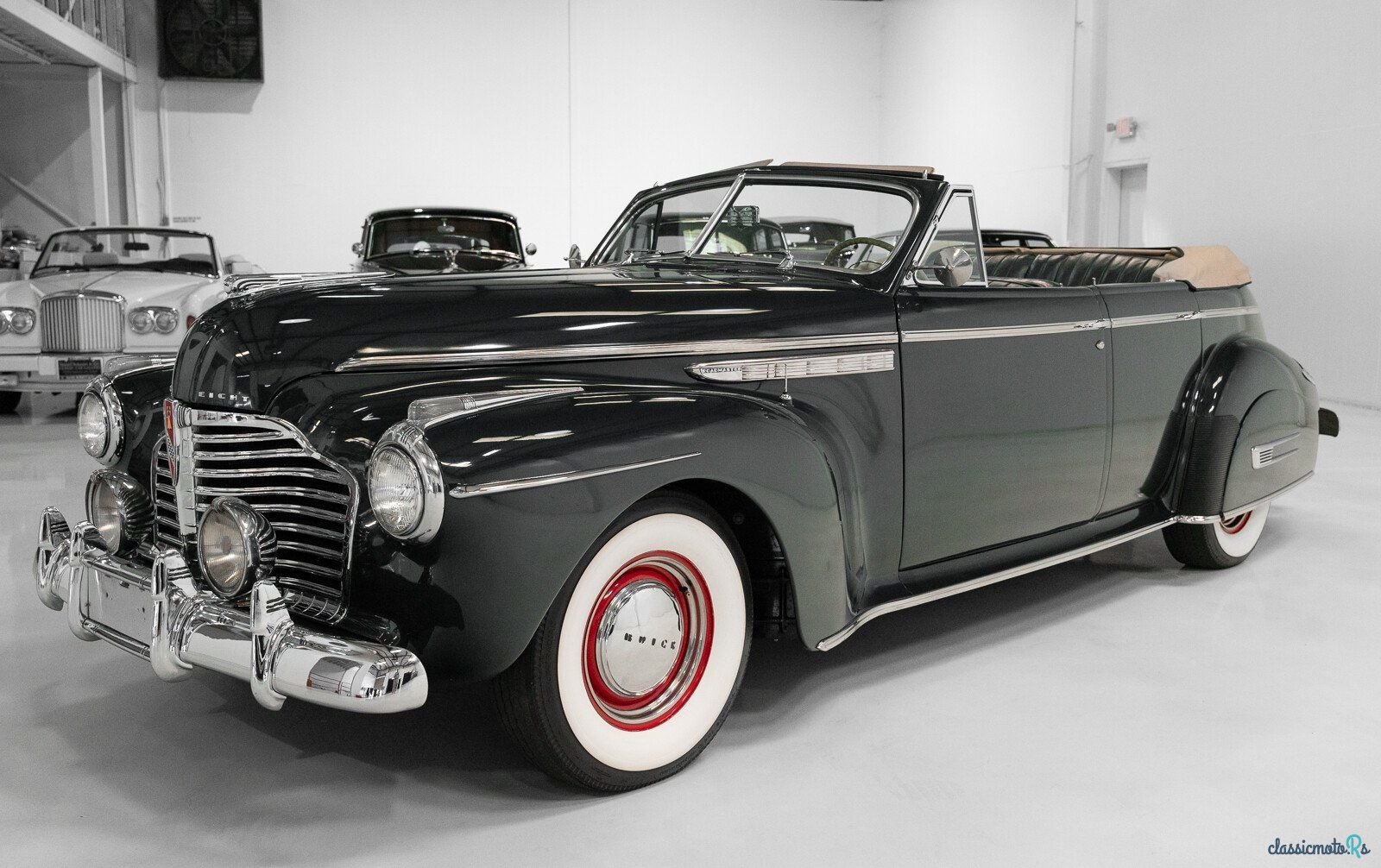 1941' Buick Roadmaster photo #3