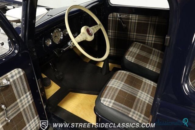 1935' Ford Deluxe photo #4