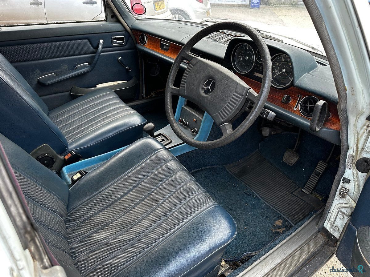 1976' Mercedes-Benz 250 photo #5