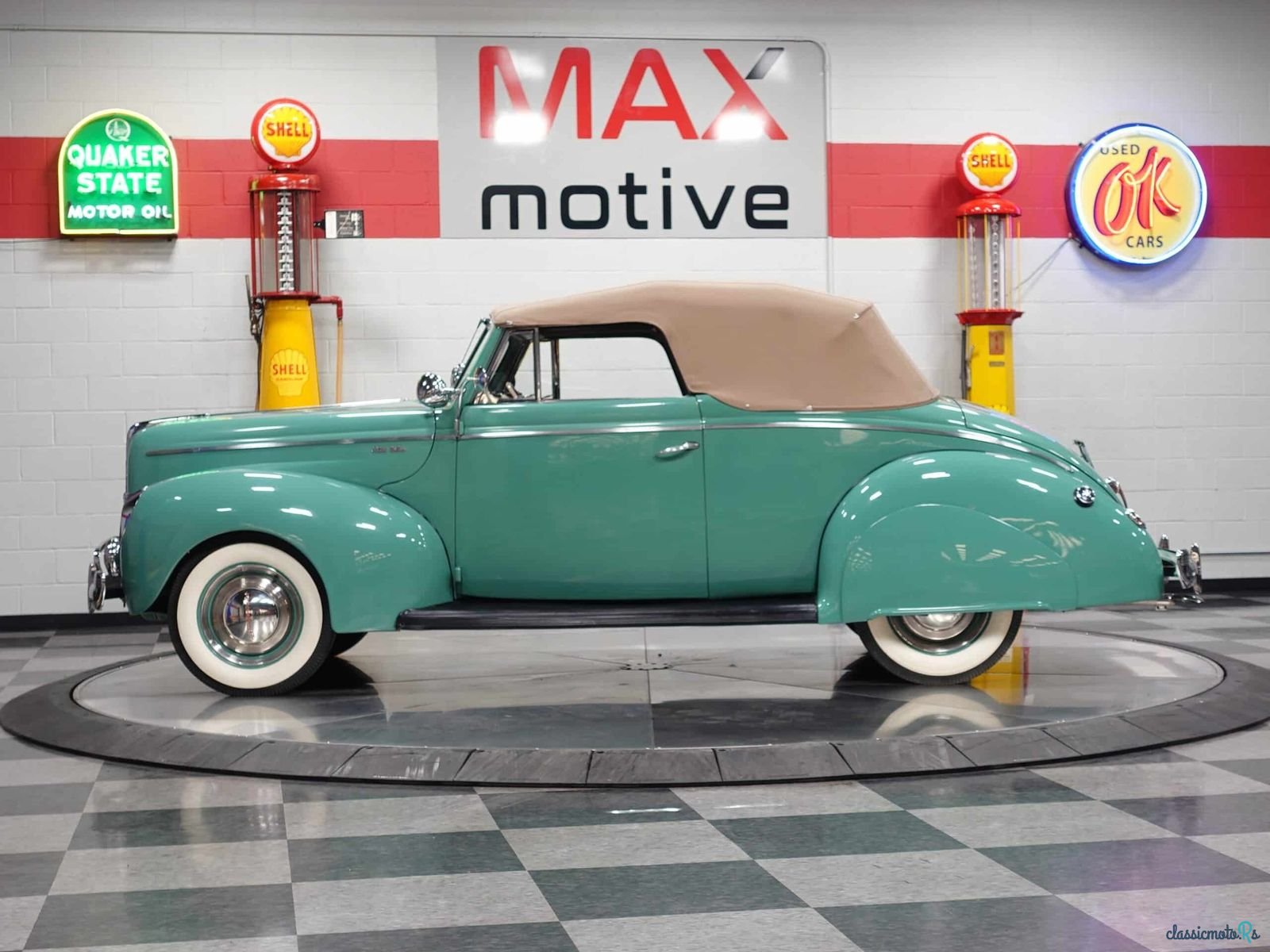 1940' Ford Deluxe photo #6