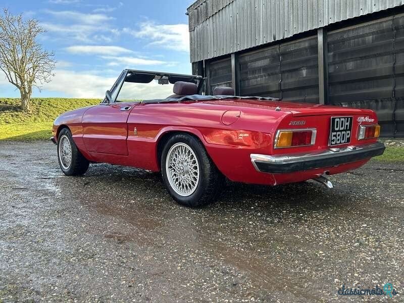 1976' Alfa Romeo 2000 photo #4