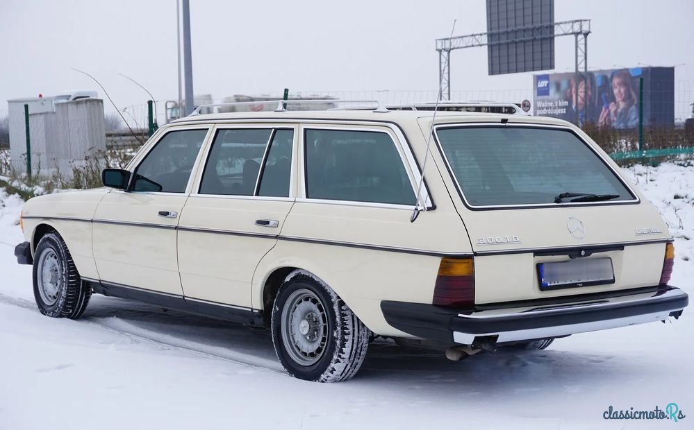 1979' Mercedes-Benz W123 photo #4