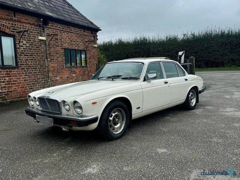 1979' Jaguar XJ photo #1