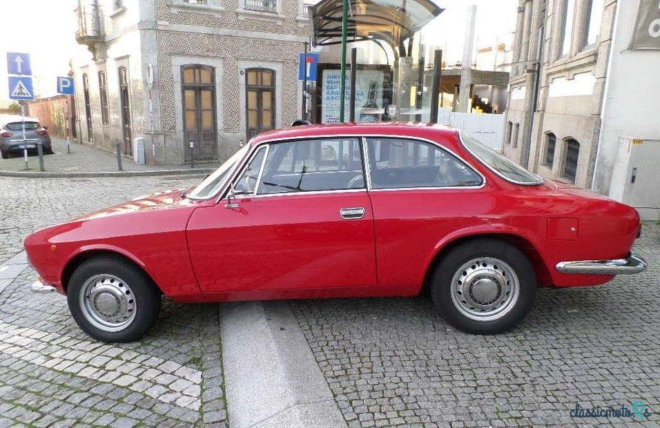 1971' Alfa Romeo Gt Junior 1300 photo #1