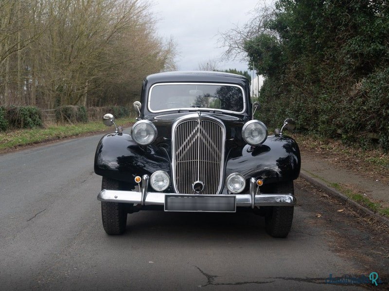 1951' Citroen Traction Avant photo #2