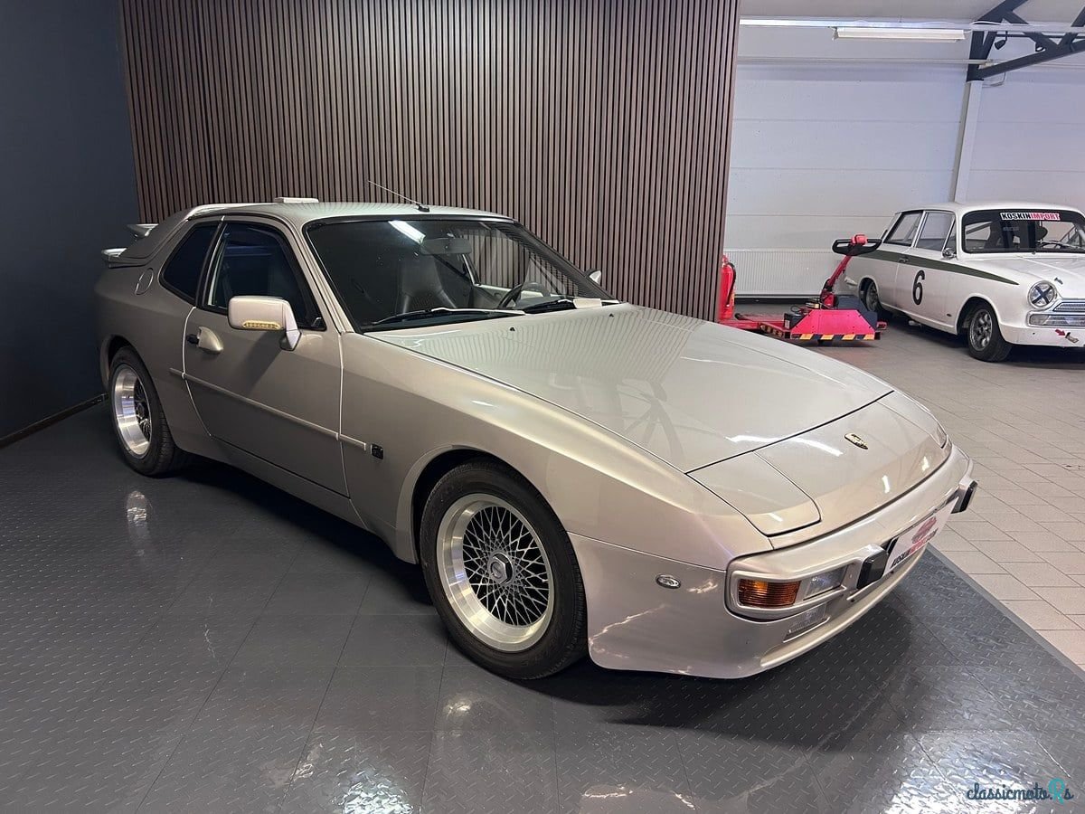 1984' Porsche 944 photo #4