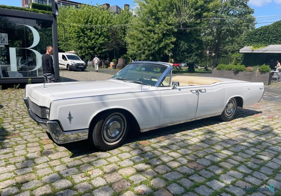 1966' Lincoln Continental photo #3