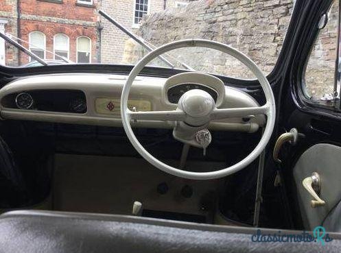 1958' Renault 4CV photo #4