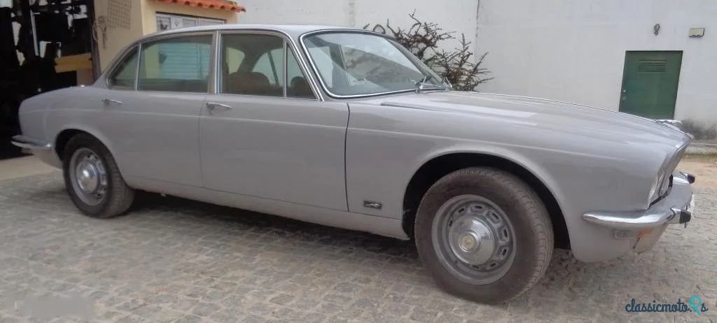 1976' Jaguar XJ 4.2 photo #2