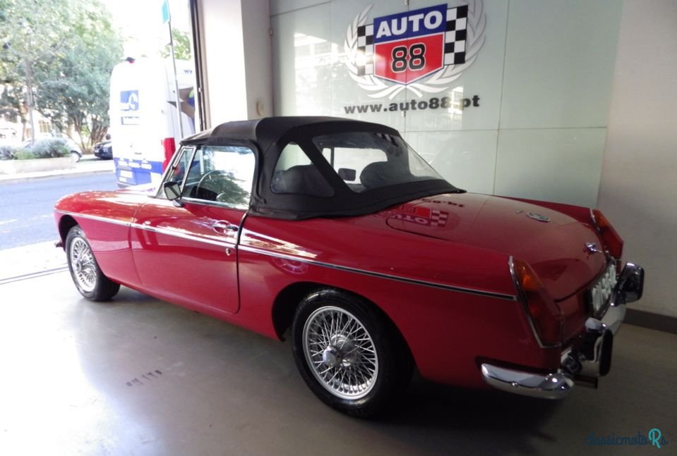 1974' MG MGB photo #2