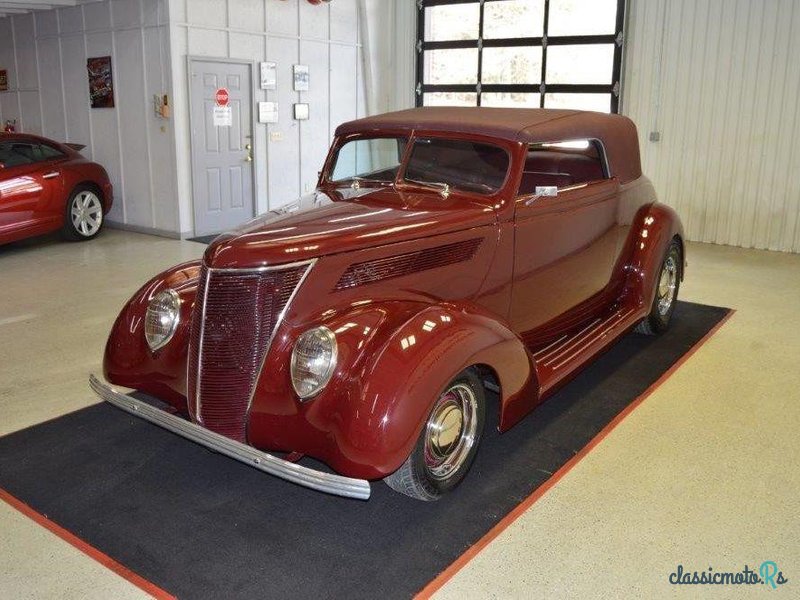 1937' Ford Custom photo #2
