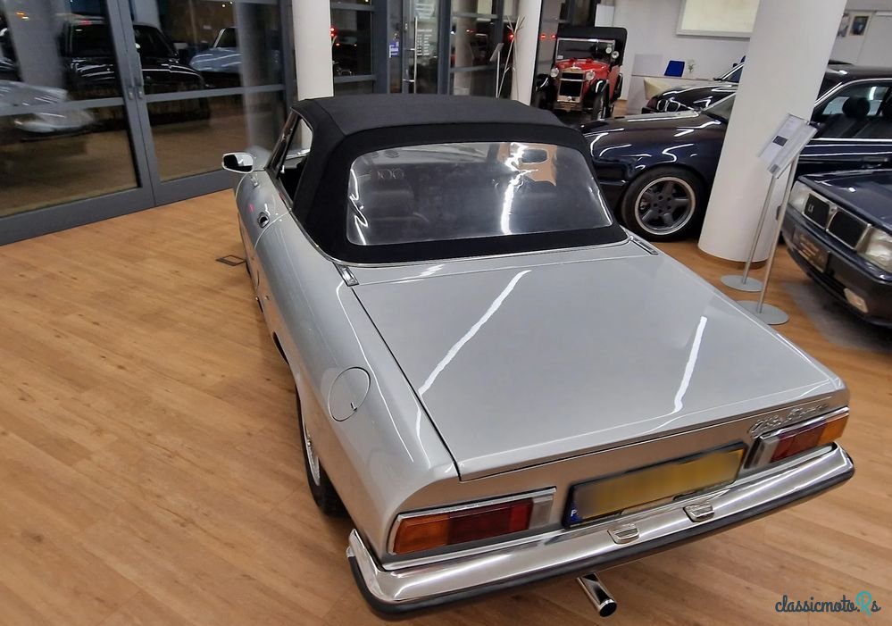 1975' Alfa Romeo Spider 2.0 photo #5