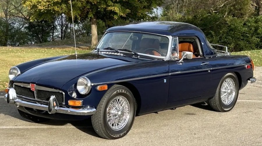 Illustration- 1973 MG B Roadster