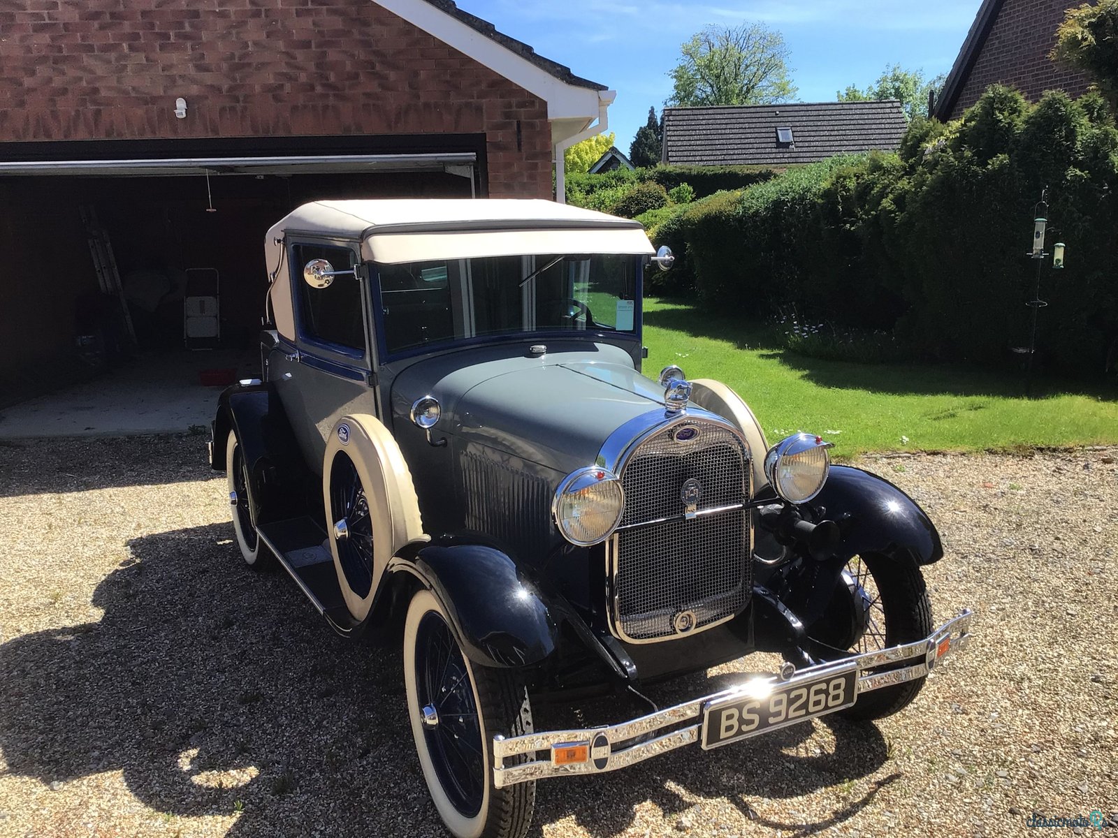 1929' Ford Coupe photo #2
