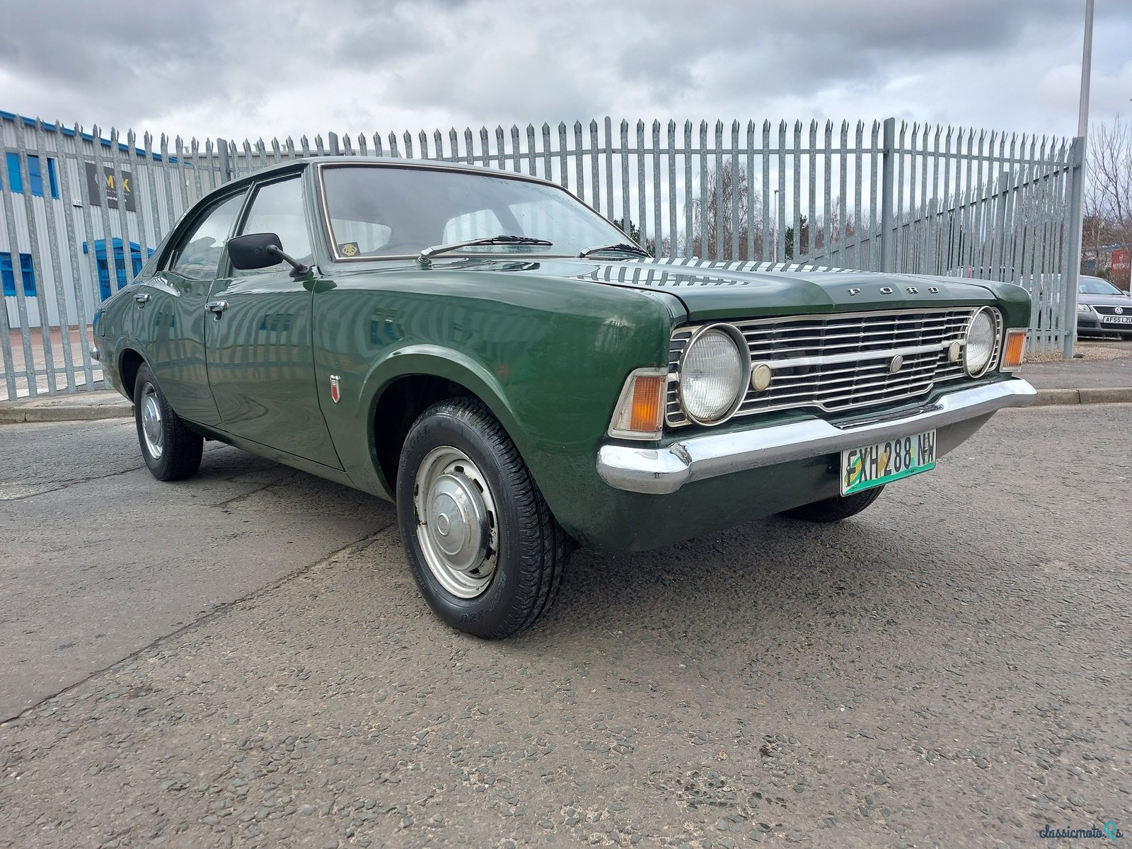 1971' Ford Cortina photo #2