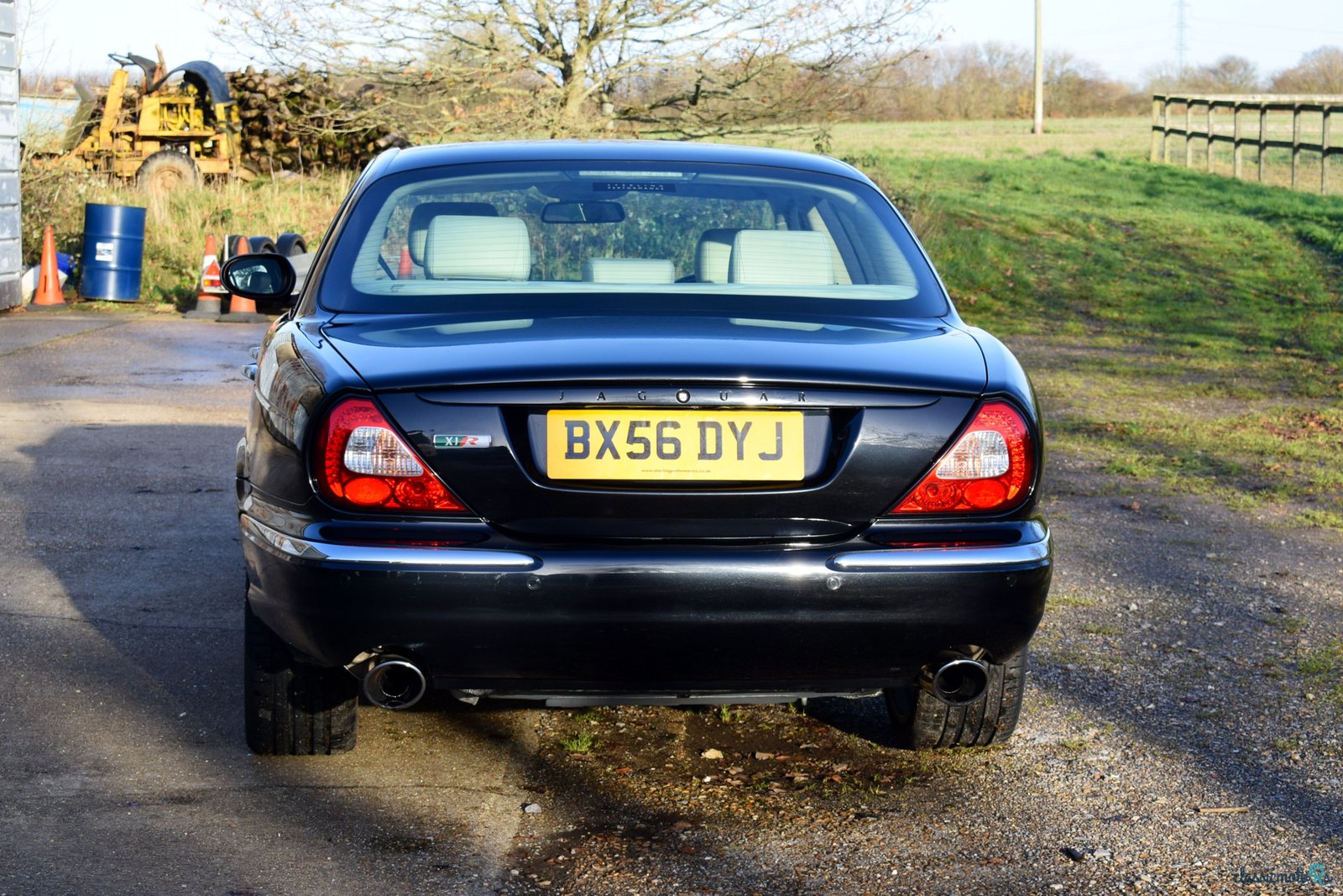 2006' Jaguar XJR photo #6