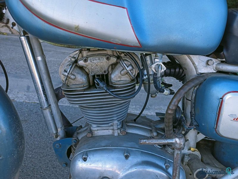1963' Ducati Deluxe 250 photo #4