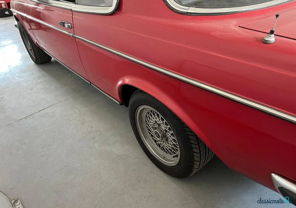 1977' Mercedes-Benz W123 photo #2