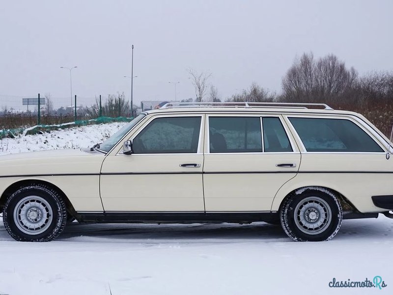 1979' Mercedes-Benz W123 photo #2