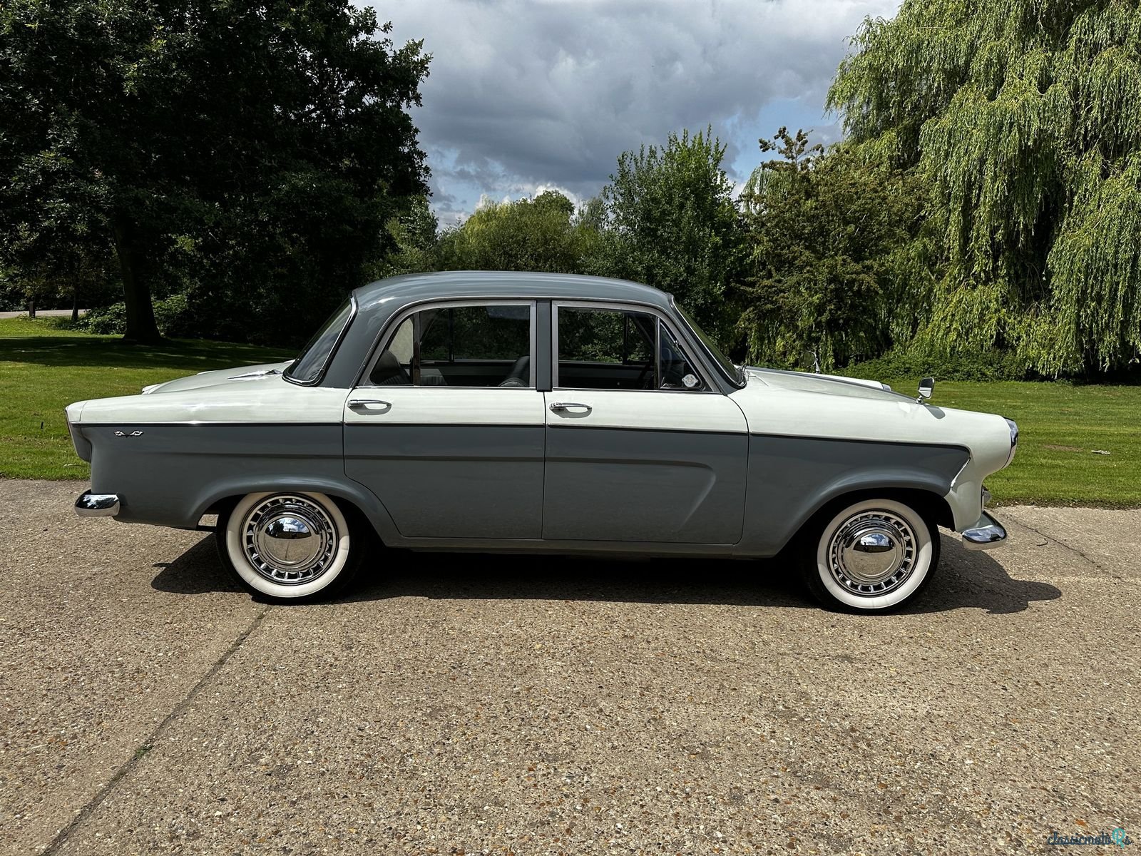 1963' Standard Vanguard Six photo #5