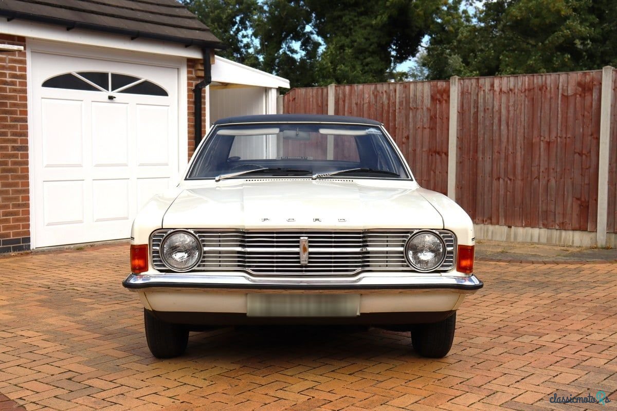 1971' Ford Cortina photo #3