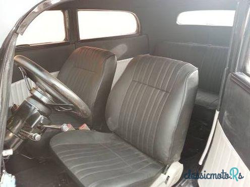 1933' Ford 2Dr Sedan photo #5